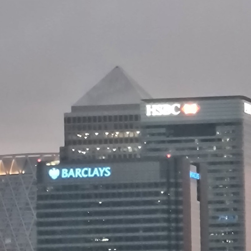 Richy's Profile Picture on most Social Medias, consisting of two buildings of HSBC and Barclays in Canary Wharf.